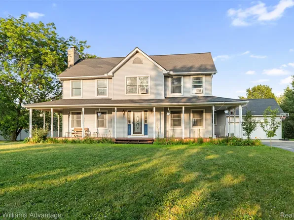 22627 Otter Rd, New Boston, MI 48164