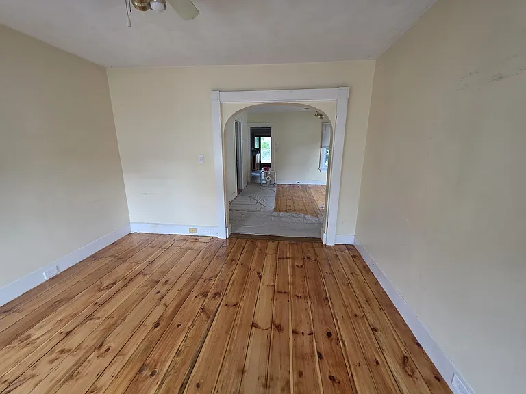 32 S Walker St #2 — Photo 2
