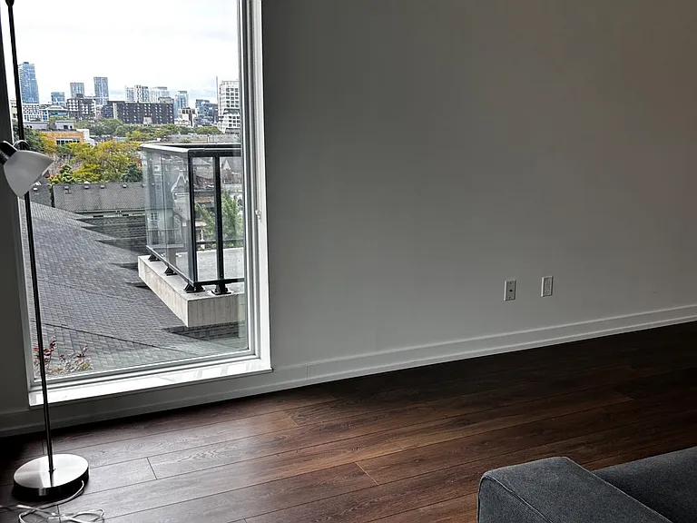 297 College St #607 — Photo 22