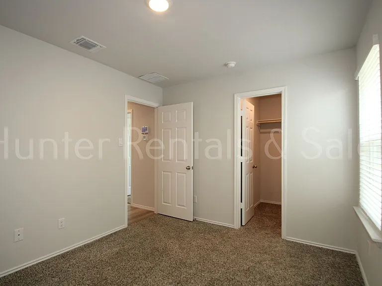 7007 Gilbert Dr — Photo 23