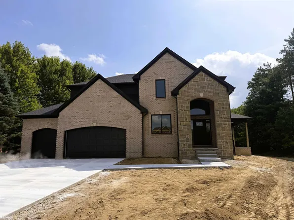 1612 Royal Birkdale Dr, Oxford, MI 48371
