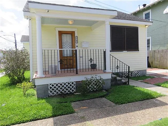 3 bed, 2.0 bath, 1500 sqft, $2,200 — Photo 2