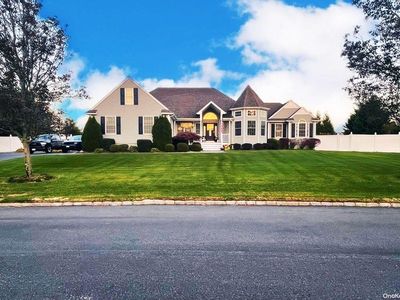 136 Meadow Path, Wading River, NY, 11792