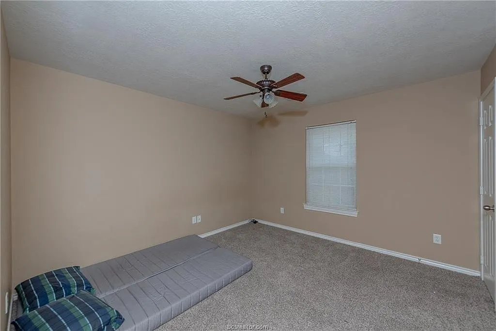 1433 Western Oaks — Photo 3