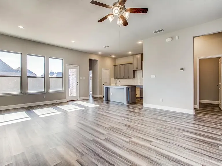 1605 Canals Dr — Photo 19