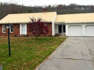 656 Snyder Ave, Beaver Springs, PA 17812