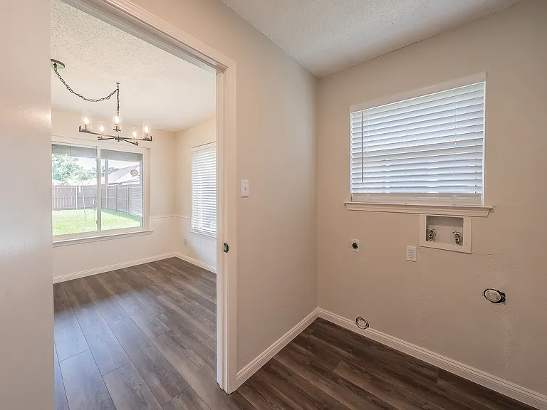 1100 Purdue Dr — Photo 13
