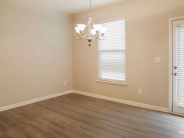 7105 Creeksong Dr — Photo 5