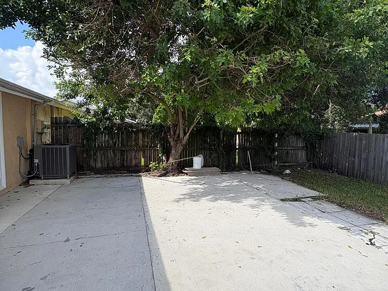 3801 Van Cott Cir — Photo 20