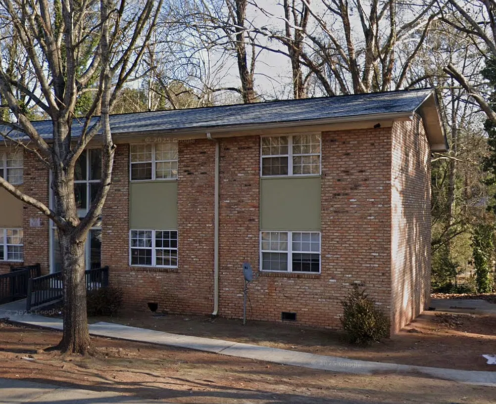 2 bed, 850 sqft, $999 — Photo 2