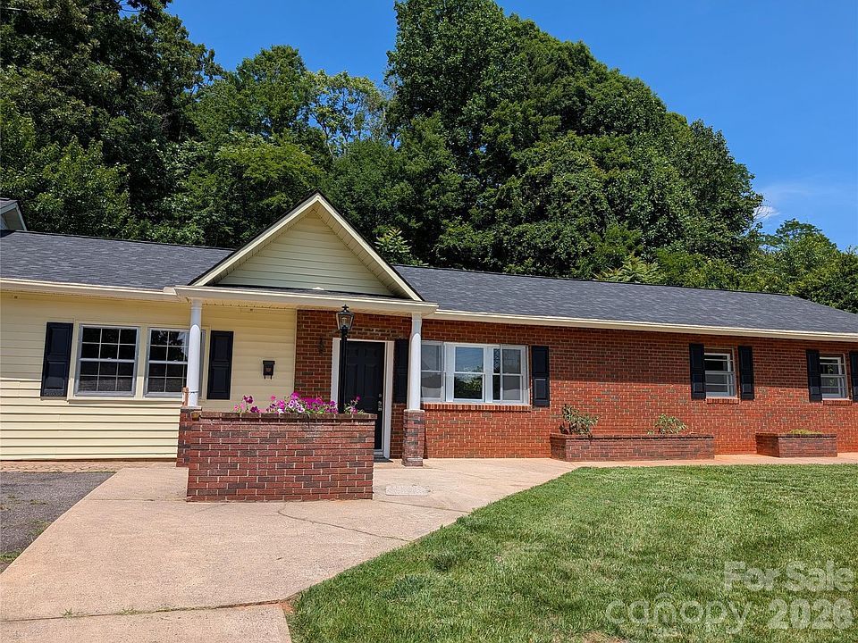 1st image of 945 Summers Rd