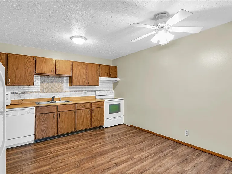 201 S Regency Dr — Photo 7