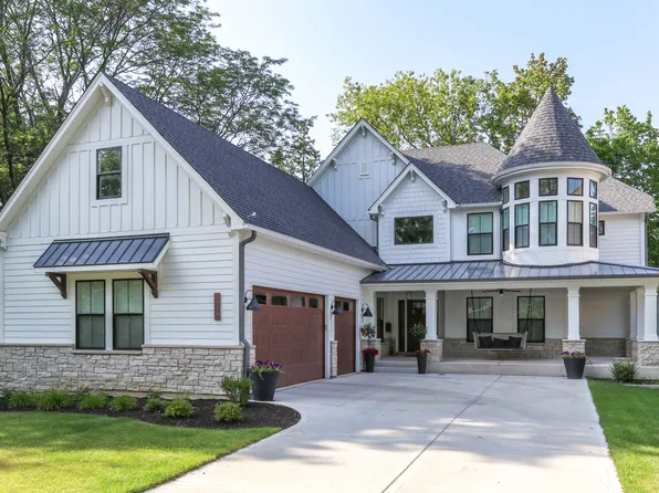 The Annabella Plan, Naperville - Downtown District