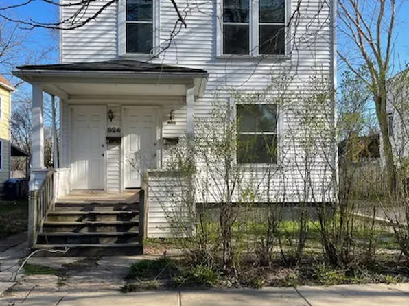 624 Helmholz Ave, Waukegan, IL 60085
