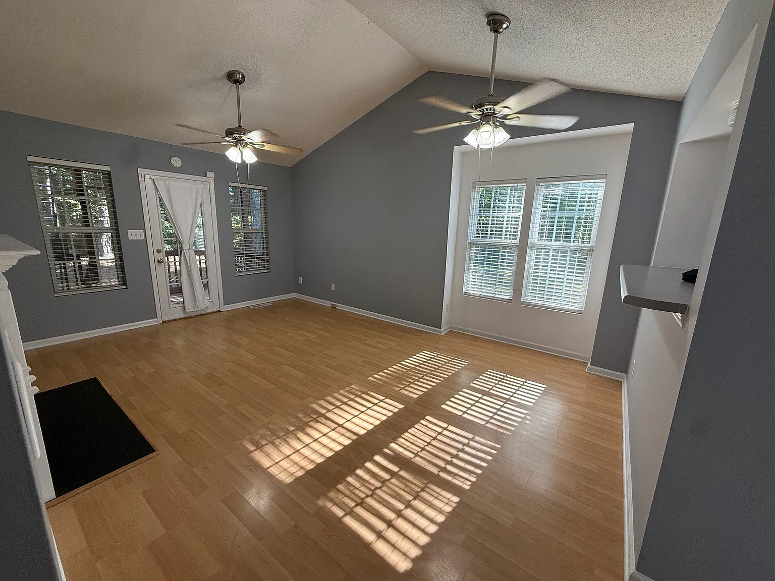3 bed, 1084 sqft, $1,795 — Photo 3