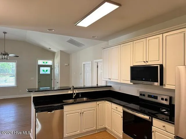 4975 N Hampton Dr SE — Photo 13