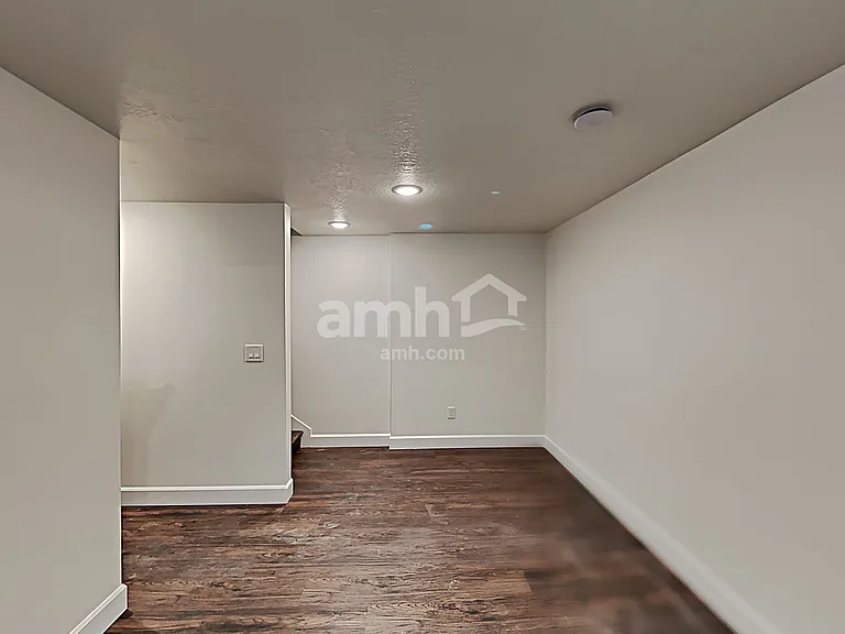 4404 N Poplar St — Photo 24