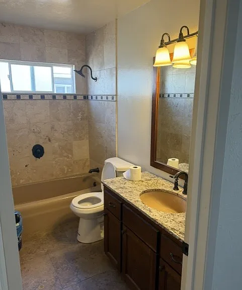 Common full bathroom