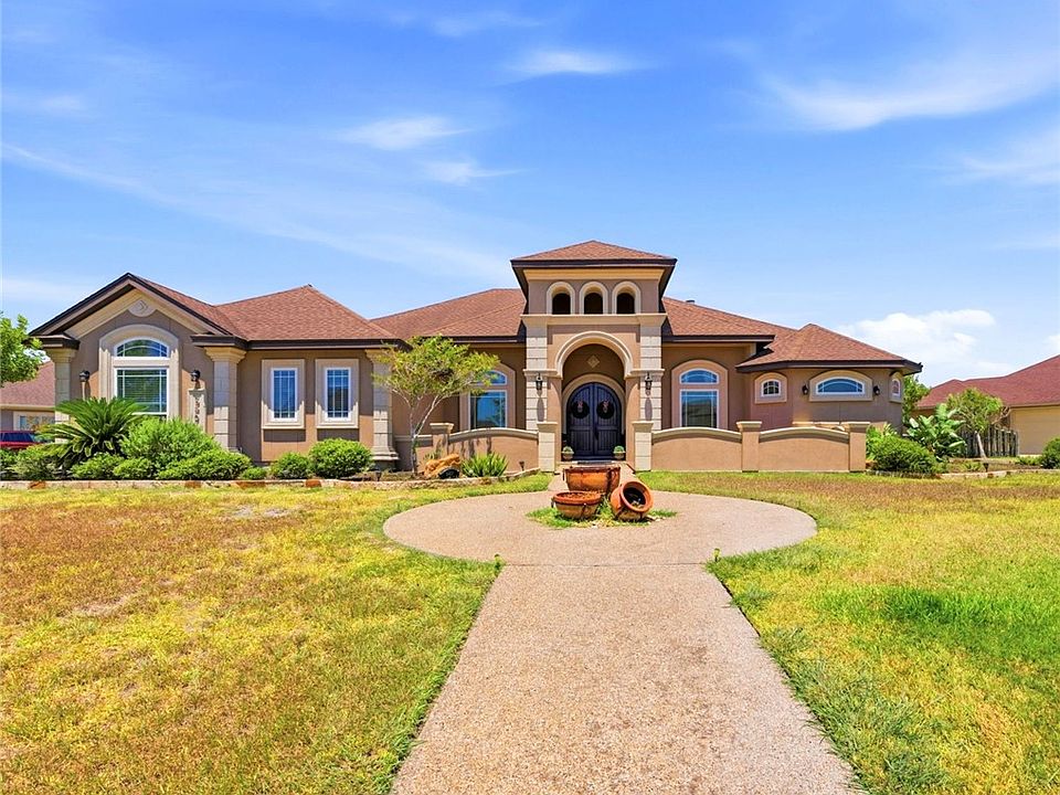 1st image of 8401 Lago Vista Dr
