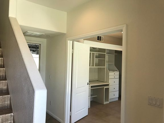 4th image of 339 Kellogg St