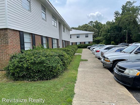 3rd image of 19550 Gaston St APT 27