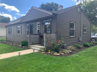 421 Mill St, Elgin, IL 60123