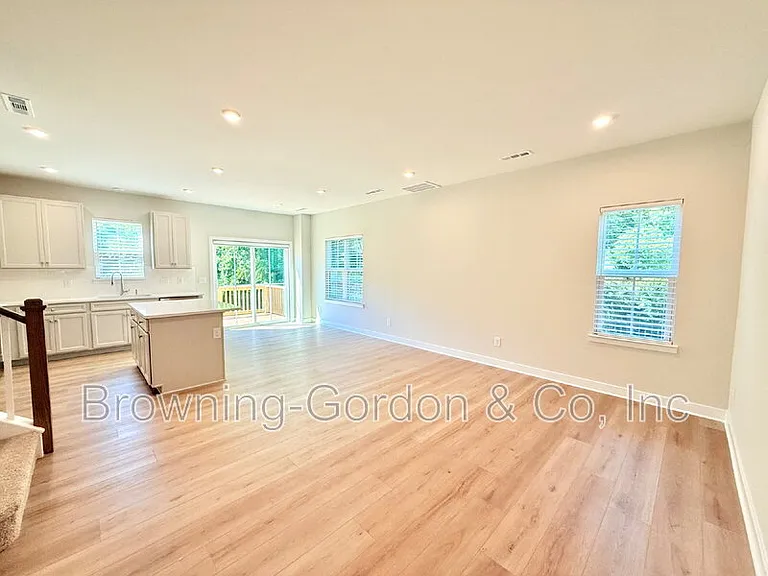 321 Brightsmith Ln #A — Photo 2