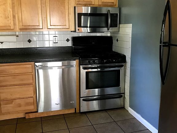 3rd image of 3931 Wright Ave