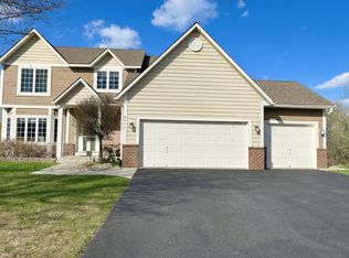 6940 Prairie Ct S, Cottage Grove, MN 55016