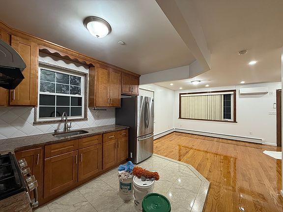3rd image of 4360 164th St #1