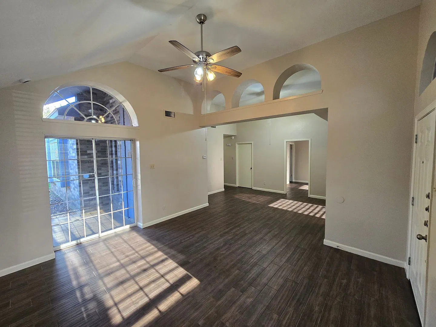 Mines Road Area! Four Bedroom Available! — Photo 3