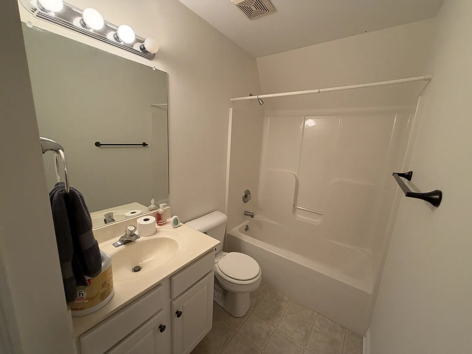 113 Manor Avenue - D — Photo 3