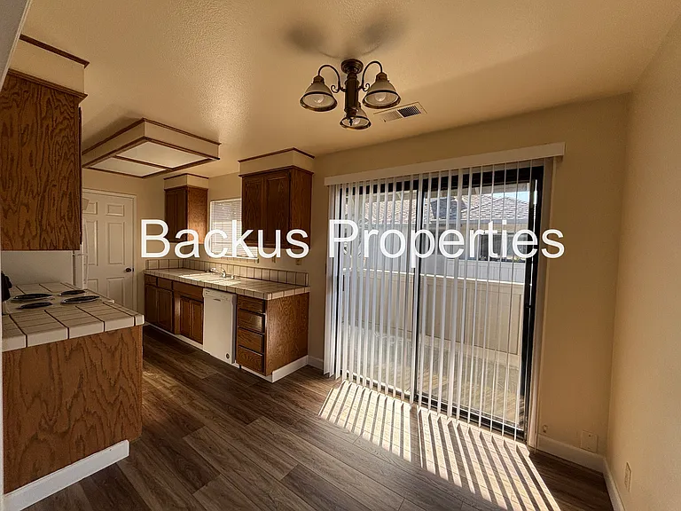 1054 Padre Dr #4 — Photo 6