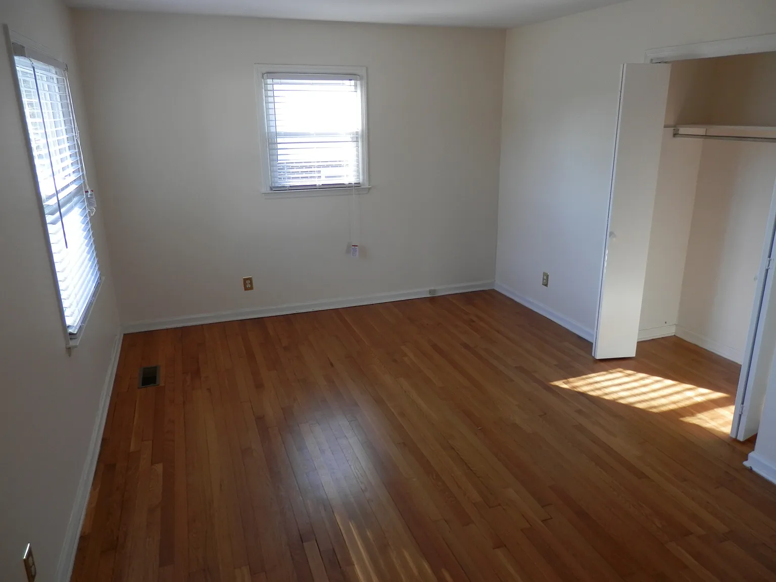 3 bed, 2230 sqft, $2,099 — Photo 3
