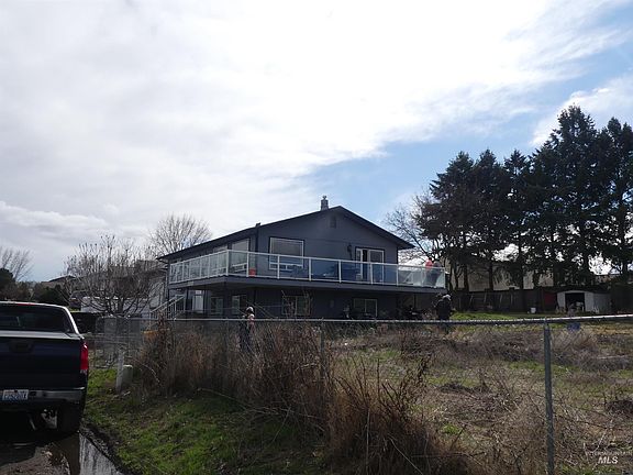 4th image of 2410 Westwood Ct
