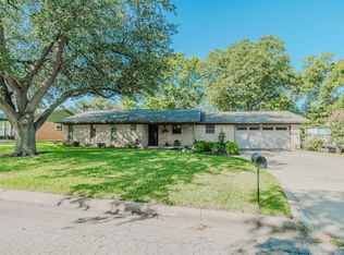 1320 N Magnolia Dr, Stephenville, TX 76401