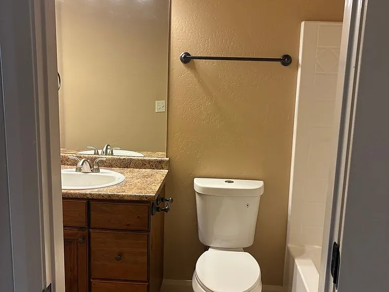 370 W 1425 N #5 — Photo 10