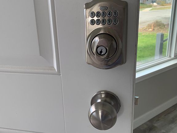 2nd image of 685 SE 8th Ave APT 102