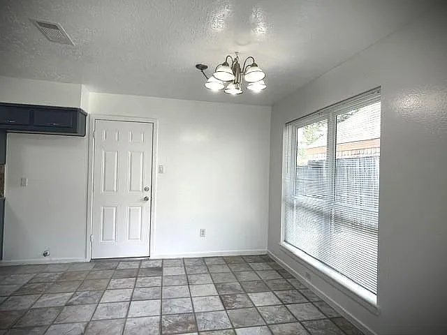15523 Pensgate St — Photo 9