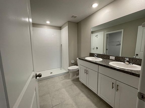 5th image of 10379 Alder Green Dr