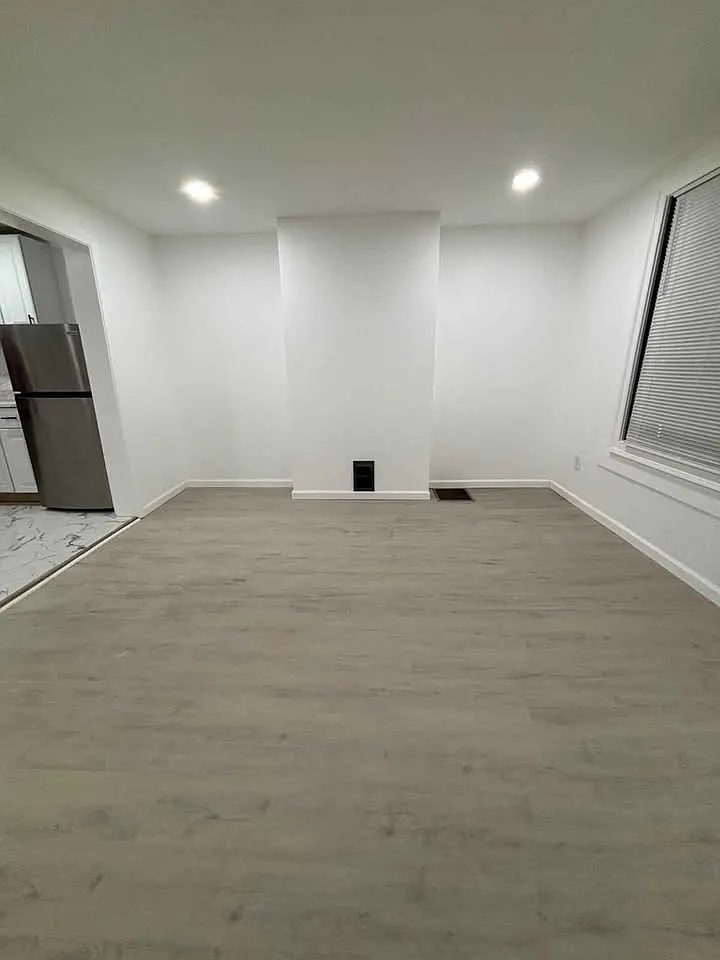3 bed, 900 sqft, $1,500 — Photo 2