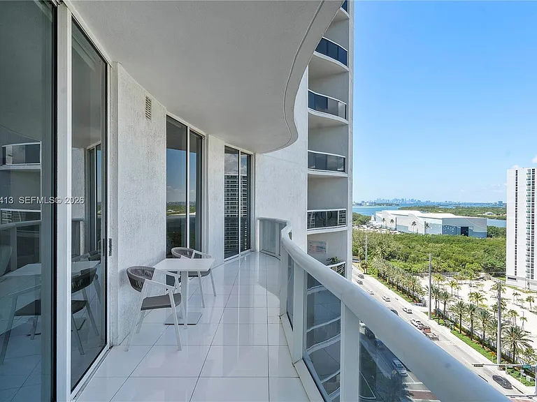 15811 Collins Ave #1205-fl 331 — Photo 35