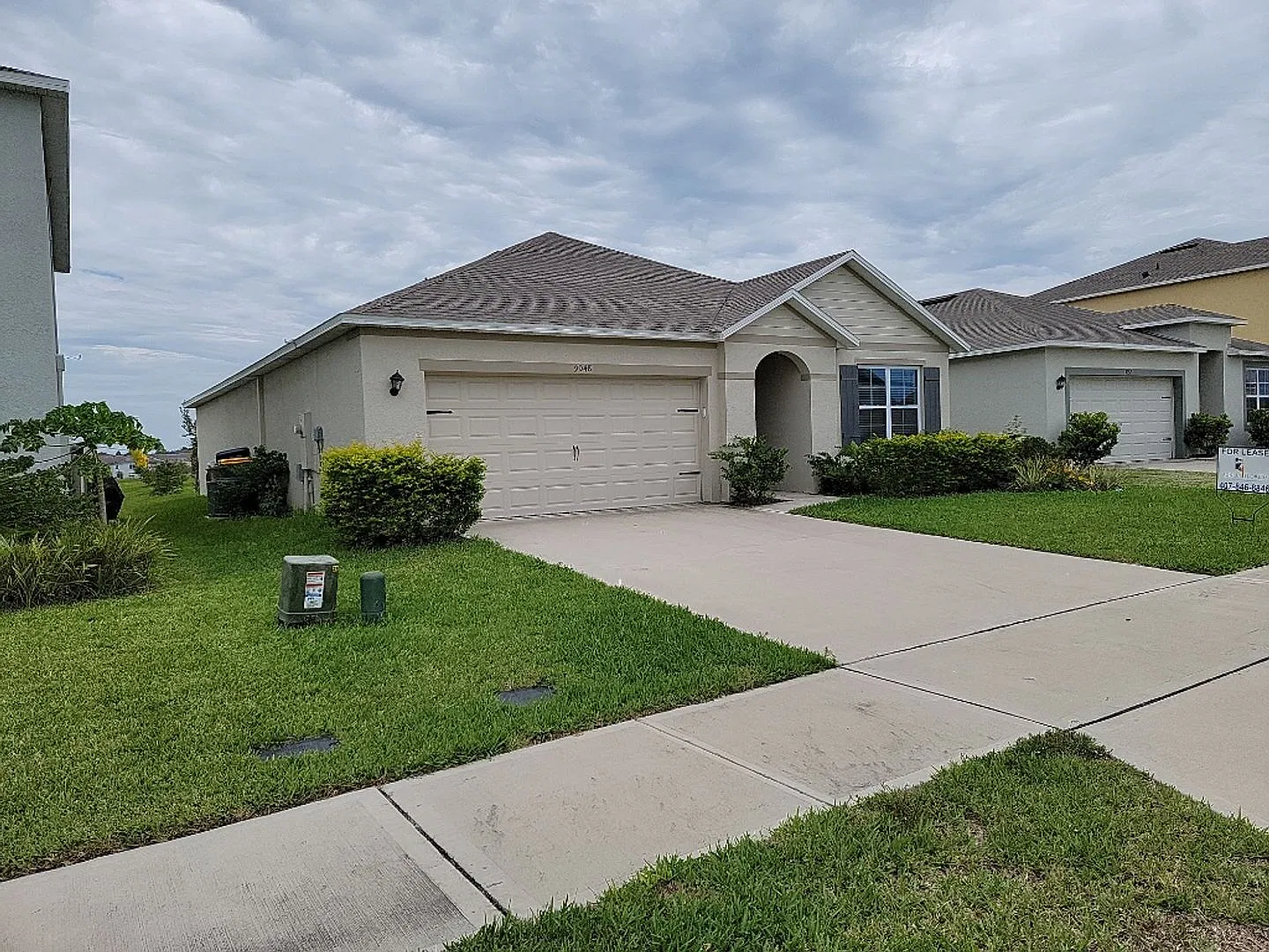 Beautiful Waterfront Home at Westside Murano in Kissimmee — Photo 2