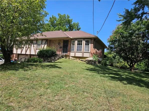 11722 W 55th St, Shawnee, KS 66203