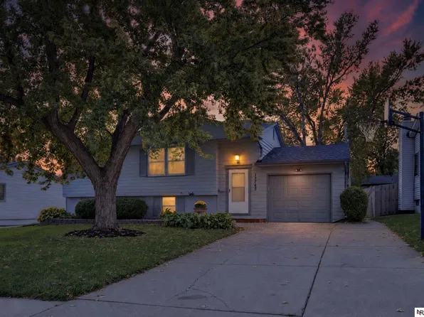 12765 A St, Omaha, NE 68144