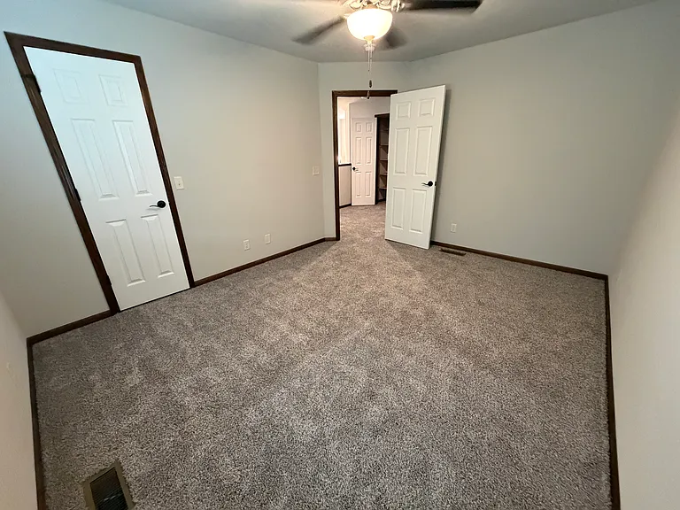 6452 Maple View Ct — Photo 10
