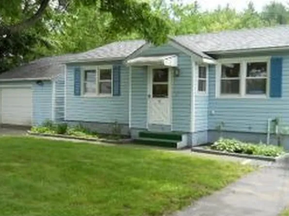 11 Bourdeaux St, Nashua, NH 03060