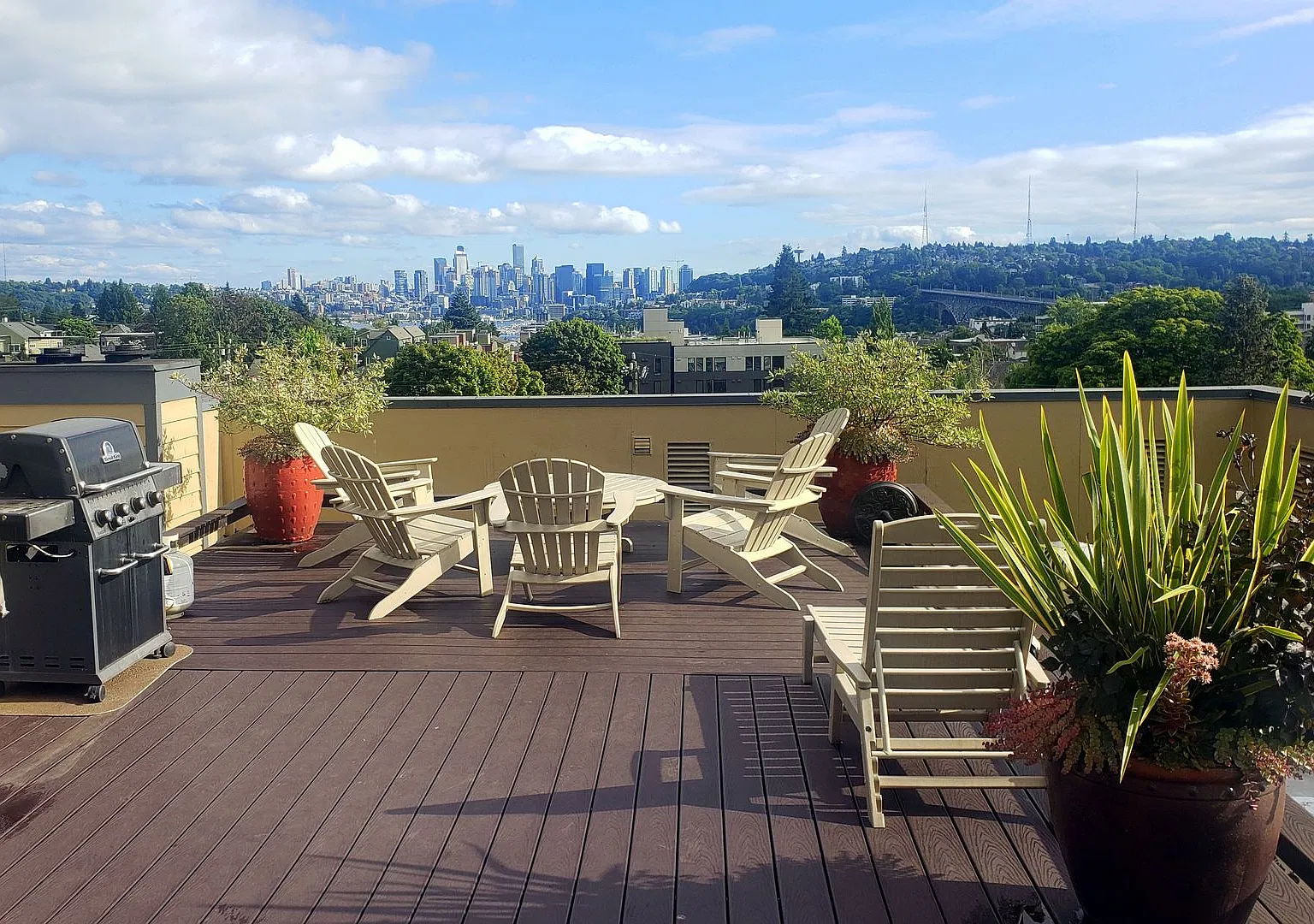 Watermarke Apts. — Photo 3