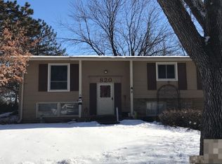 820 E Sanborn Dr, Lincoln, NE 68505