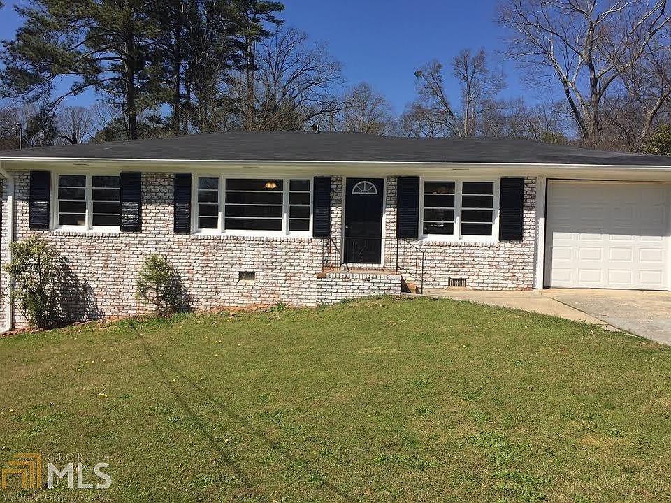 1st image of 628 Castlewood Dr SE